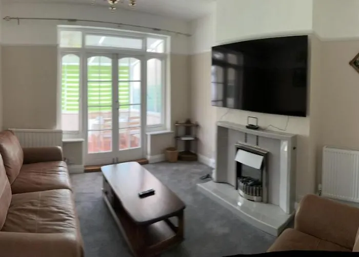 Amazing And Romantic O2 Arena 4 Bedrooms House Free Parking